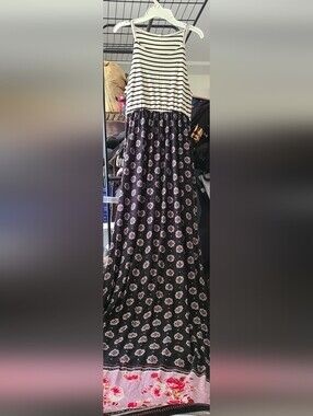 NWT Striped Tank Top W/Floral Maxi Dress — Black and White
